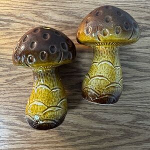 Vintage 1970 Mushroom Ceramic Japan Salt and Pepper Shakers